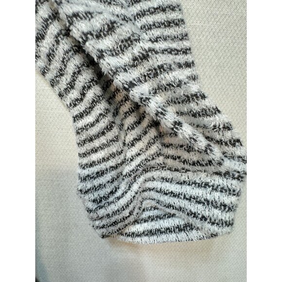 Lane Bryant Womens Chevron Knitted Sweater Size 18/20 Black Gray V-Neck Pullover - Picture 4 of 11